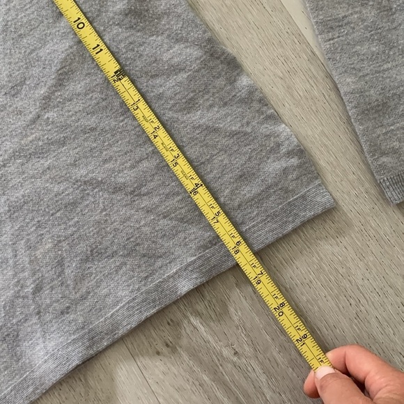 BABATON Deep V-Neck Merino Wool Sweater Gray Size XS collared - Picture 4 of 9